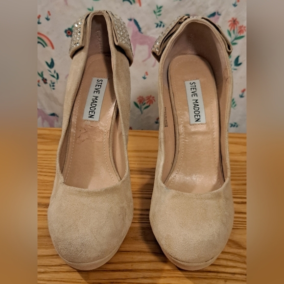 Y2K Steve Madden Parfait Beige Suede Neutral Boho Heel Shoe w/ Bling Bow SZ 7M - Picture 2 of 9